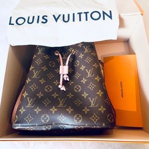 Brand New (Never Used) in box Louis Vuitton NEONOE MNG R. POUDRE (with receipt)